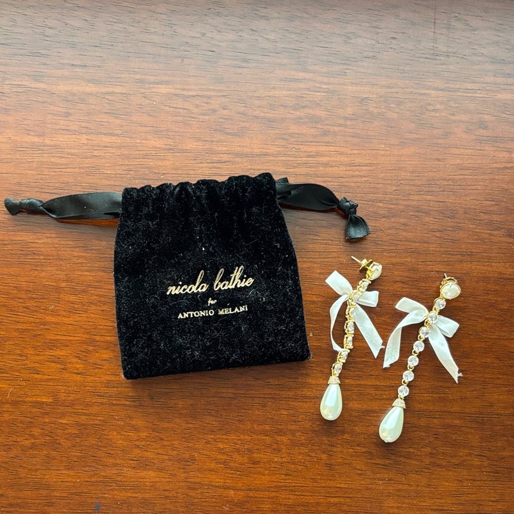 Nicola Bathie Gold and Cream Bow Earrings